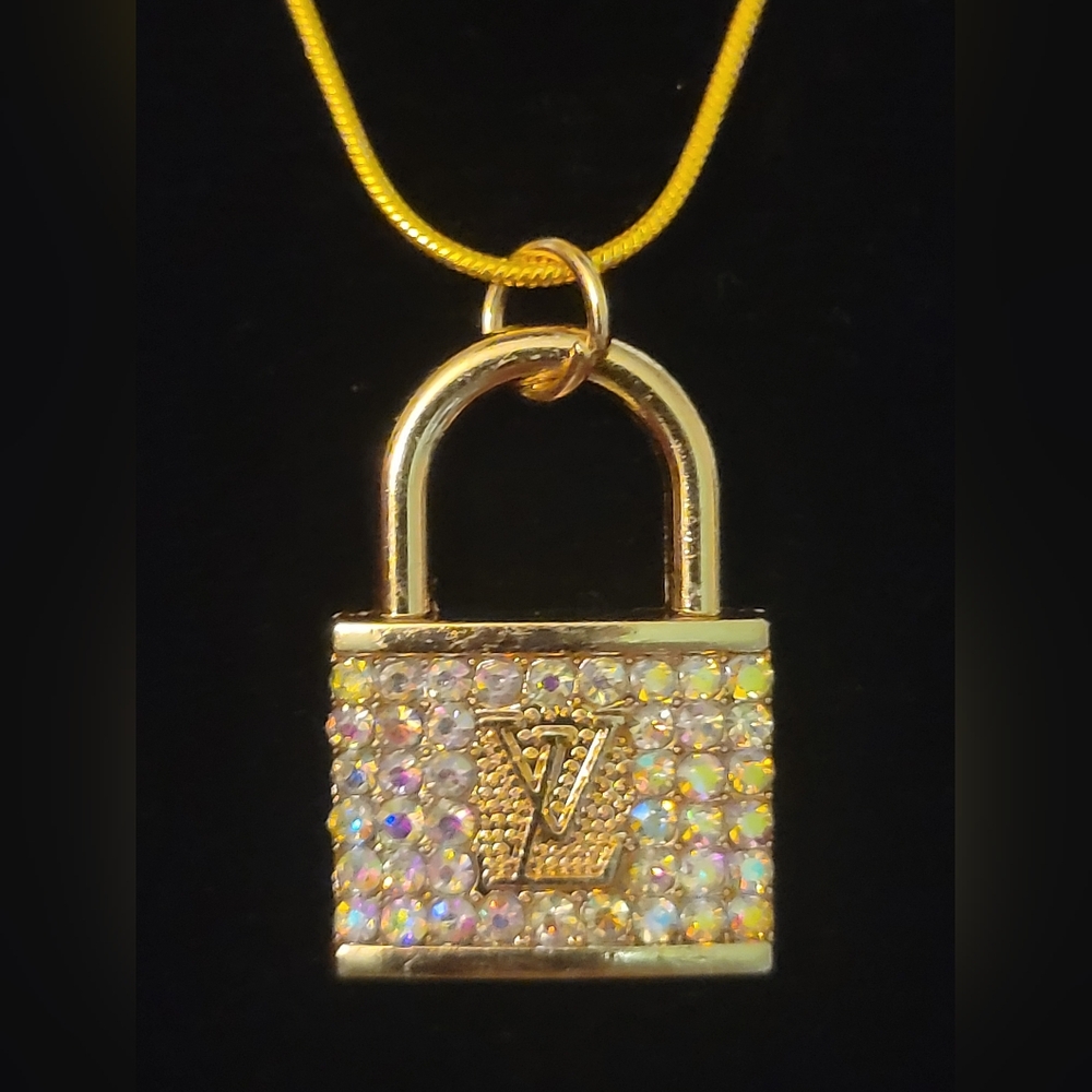 Aurora Borealis LV Crystal Padlock Necklace 18" Gold Plated  Snake Chain NEW - Picture 2 of 5